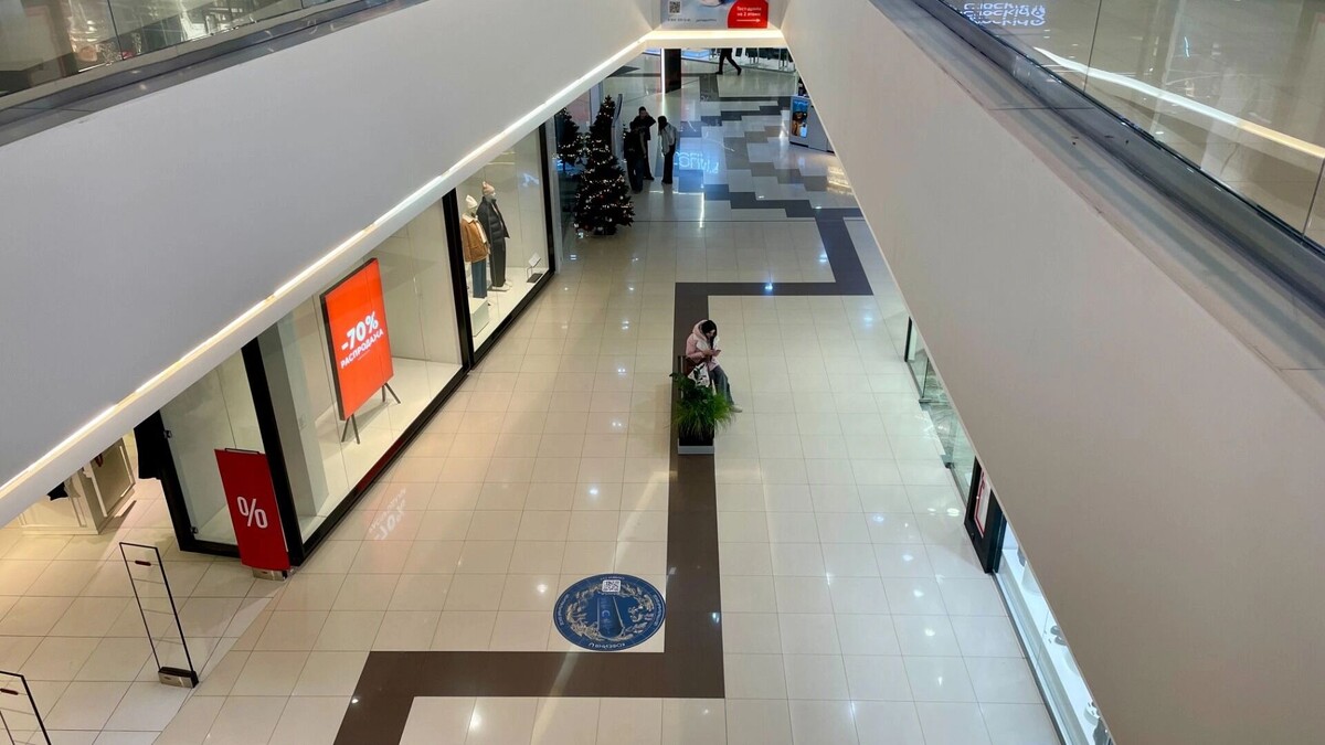    Почти 15% пустых площадей: ТЦ Тюмени теряют арендаторов и деньги   1MI