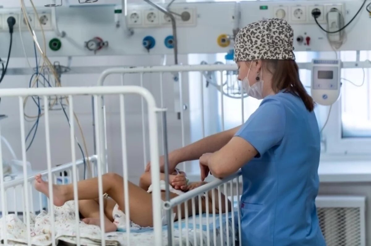    «Выжила, выпав с 10 этажа».