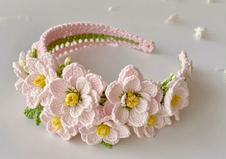 Ободок крючком, не только практичен, но и позволяет выразить свою индивидуальность