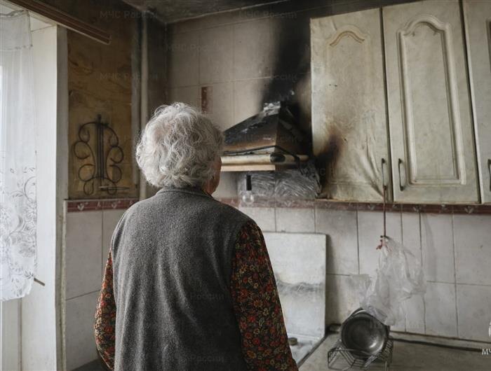    бытовой пожар вытяжка пенсионер | ФОТО: пресс-служба ГУ МЧС России по Самарской области