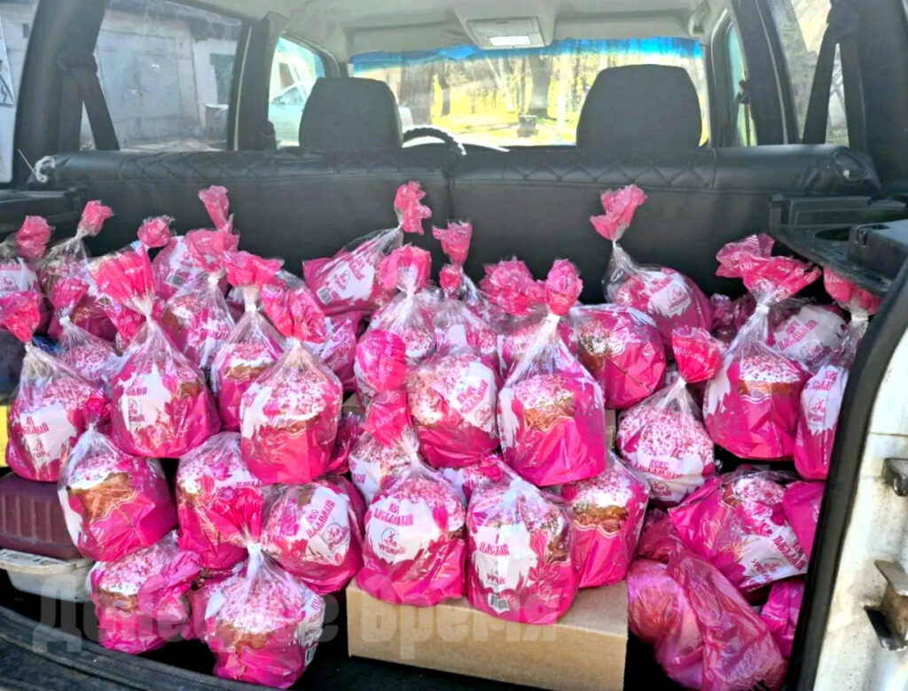 Пасхальные куличи для жителей Красногоровки