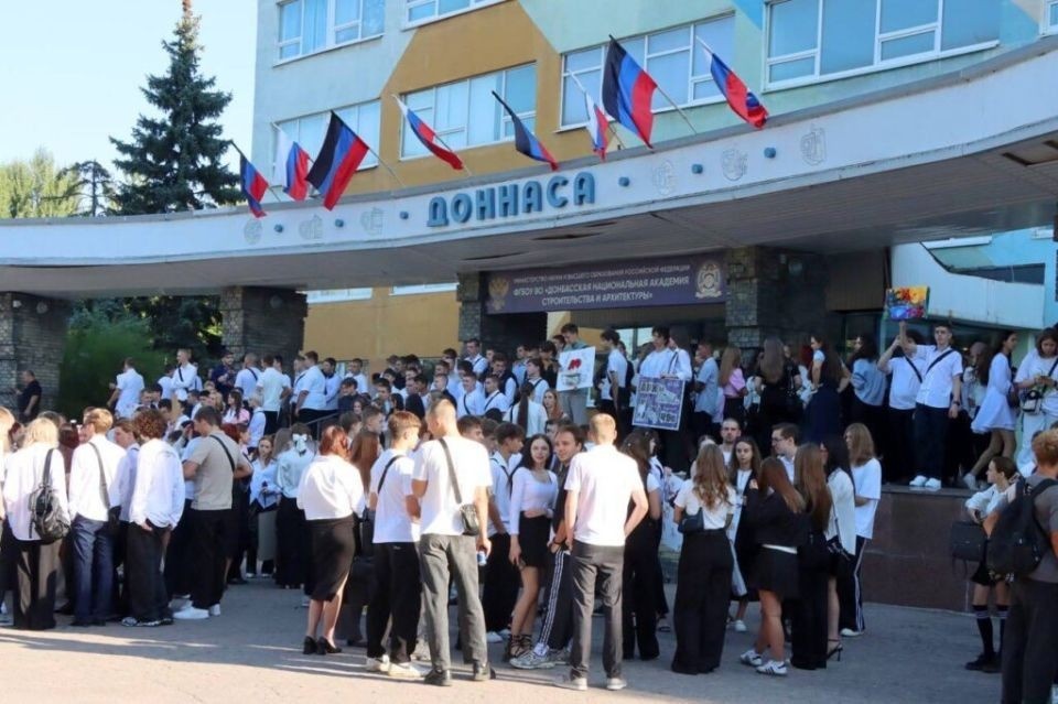    Началось восстановление объектов Донбасской национальной академии строительства и архитектуры. Фото: ДонНАСА