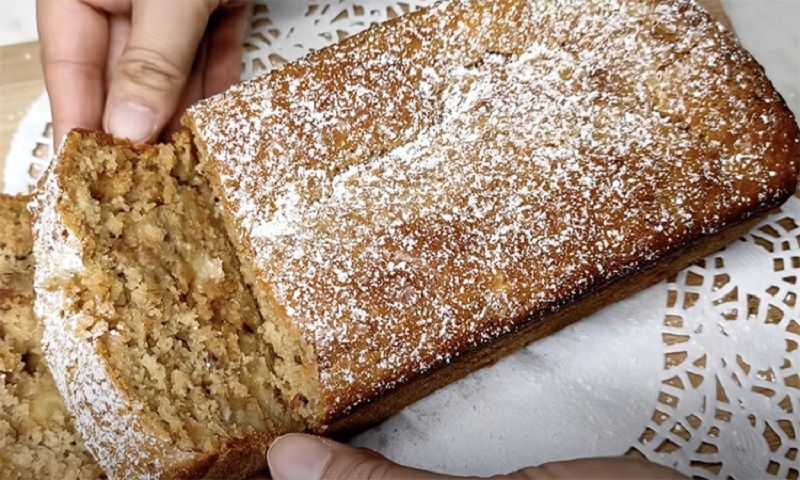 Банановый кекс с орехами и карамелью: нежный, насыщенный, ароматный