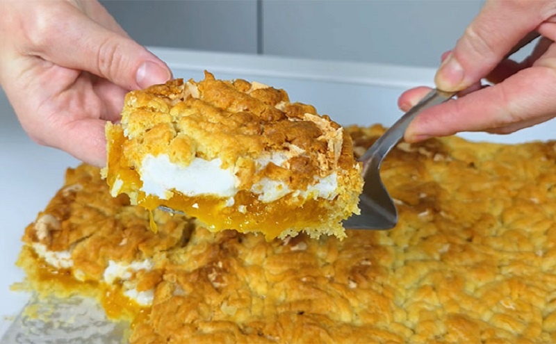 Вкуснее торта: секретный рецепт идеального пирога «Кара-Кум» с безе и джемом