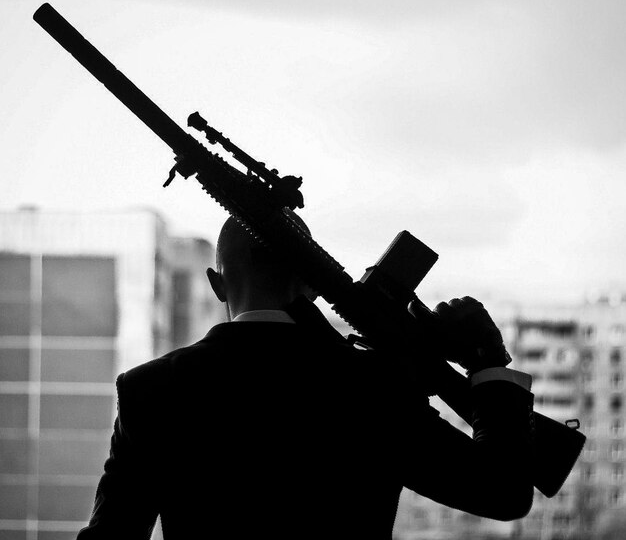 Кто нажал на курок?