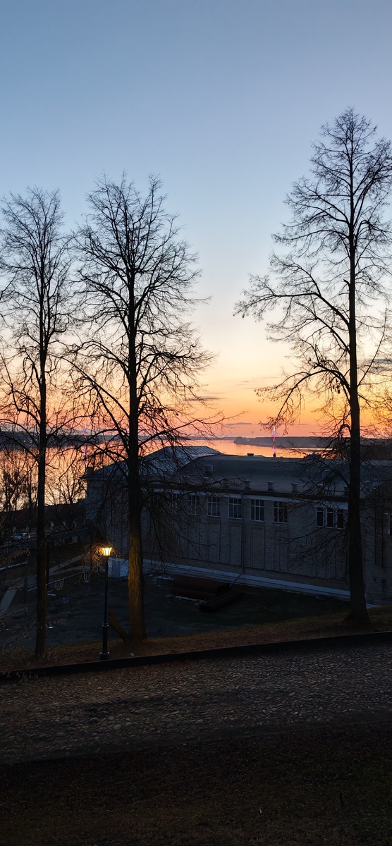 Вид на Волгу