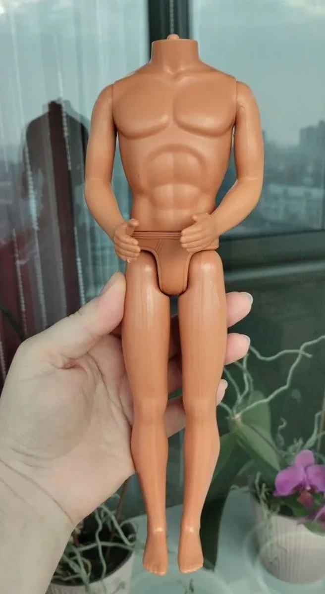 Один из самых распространенных видов тела у Кенов 90-х