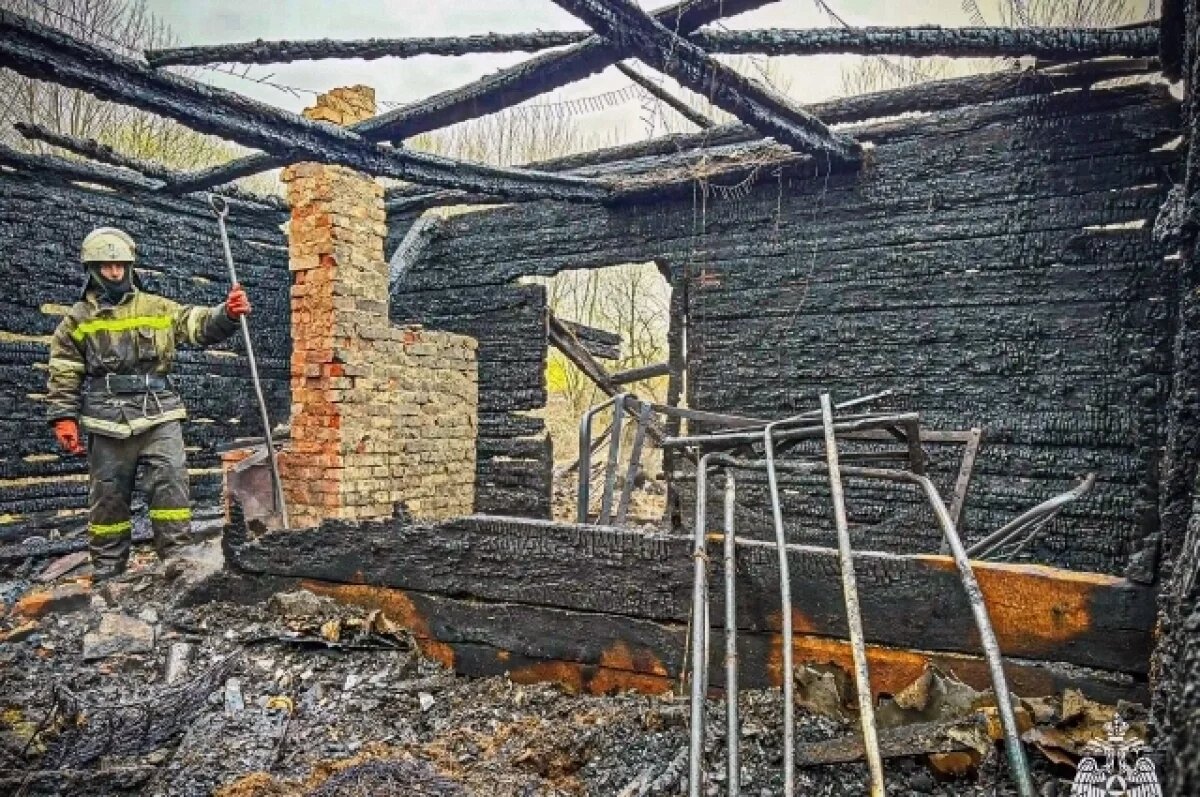    Иногда от дома остаётся только пепелище...