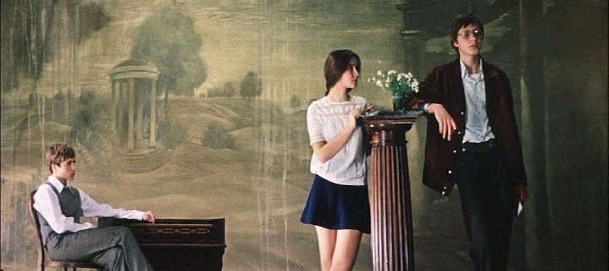     Кадр из фильма «Сто дней после детства»