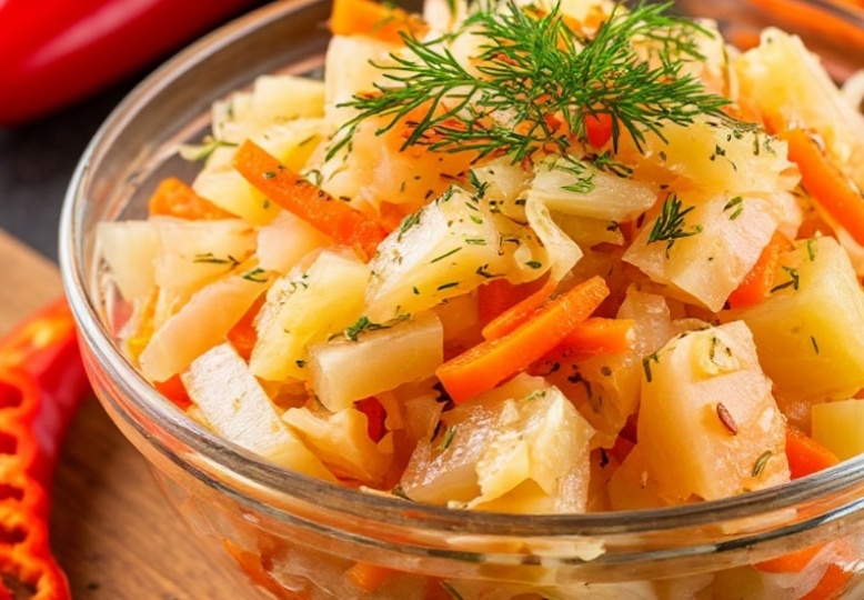 Для тех, кто предпочитает острое: маринованная капуста по -корейски-пикантная, хрустящая и проще в приготовлении, чем кимчи