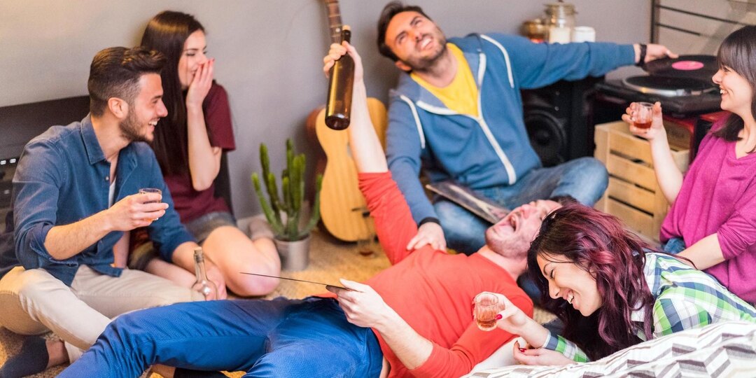 Гостям турбаз Псковской области хотят разрешить шуметь до 23:00