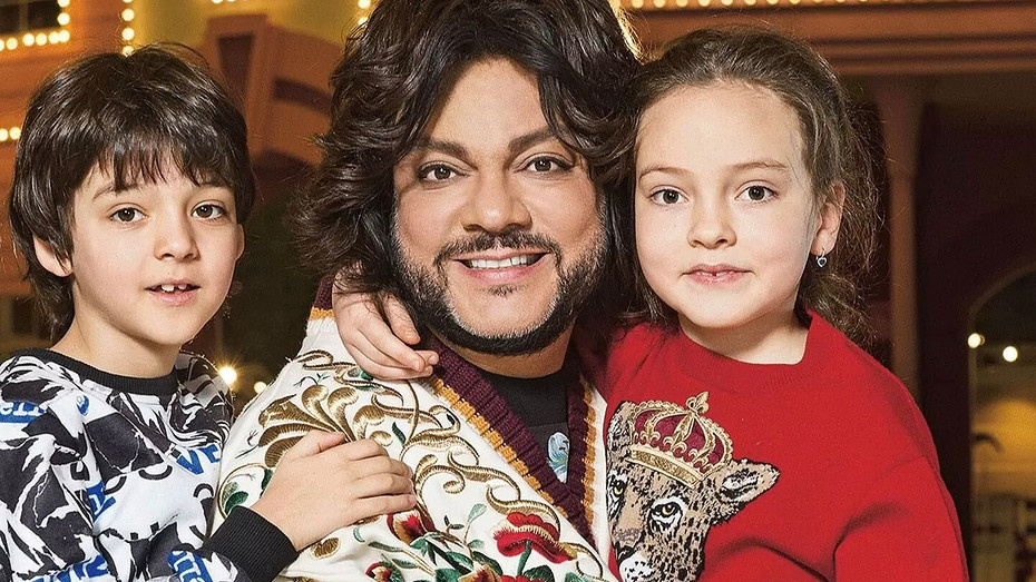 Стал отцом, но скрывает: фанаты подозревают, что у Филиппа Киркорова родился третий ребенок