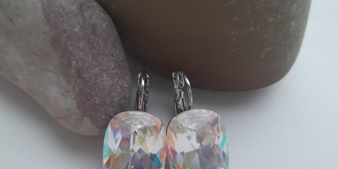 Серьги, полисорб и два пальца