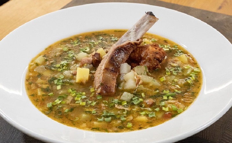 Балканский суп с копчёностями и чечевицей: ароматный рецепт для обеда и ужина