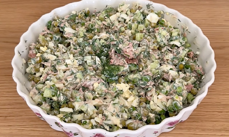 Готовим особый салат с тунцом: легкое и сытное блюдо без майонеза  