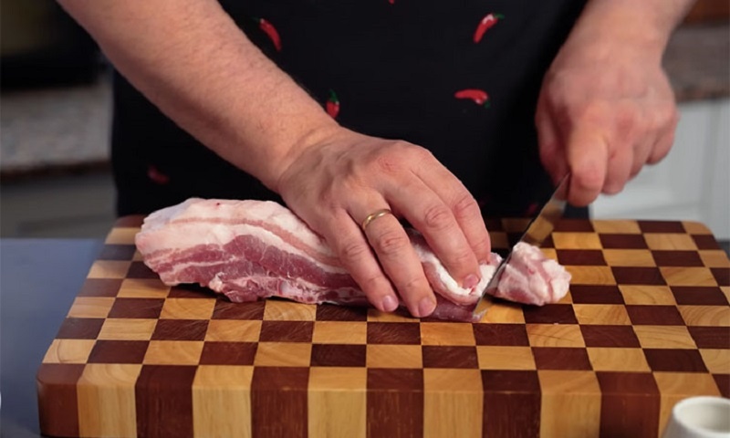 Домашняя свинина по-грузински: как приготовить мягкое мясо с насыщенным вкусом  