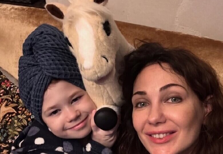 "Даже не спрашивайте про тунику": Климова показала отпуск с дочерью