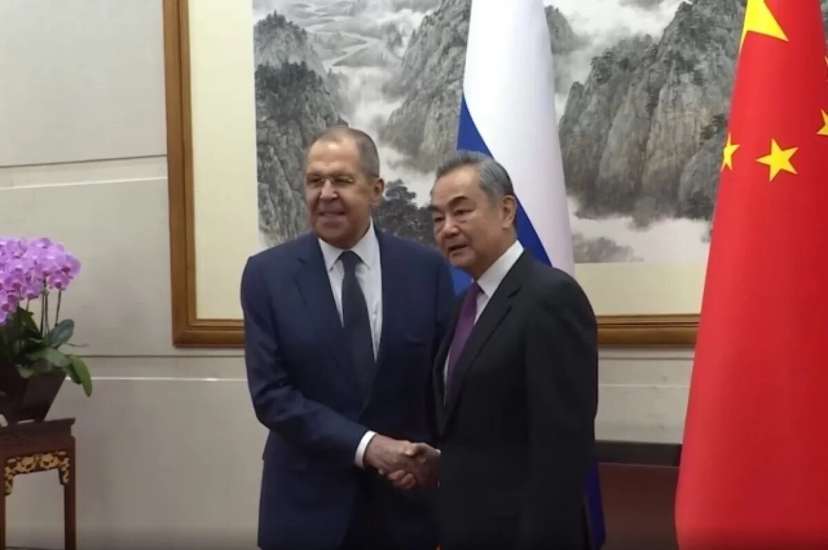    Лавров и Ван И обсудили подготовку к встрече лидеров России и Китая