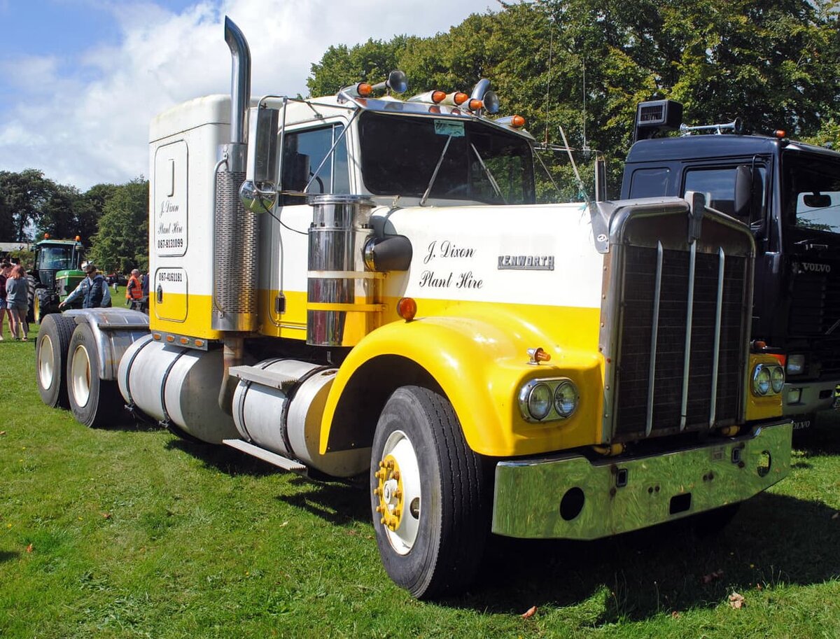    Kenworth W900A