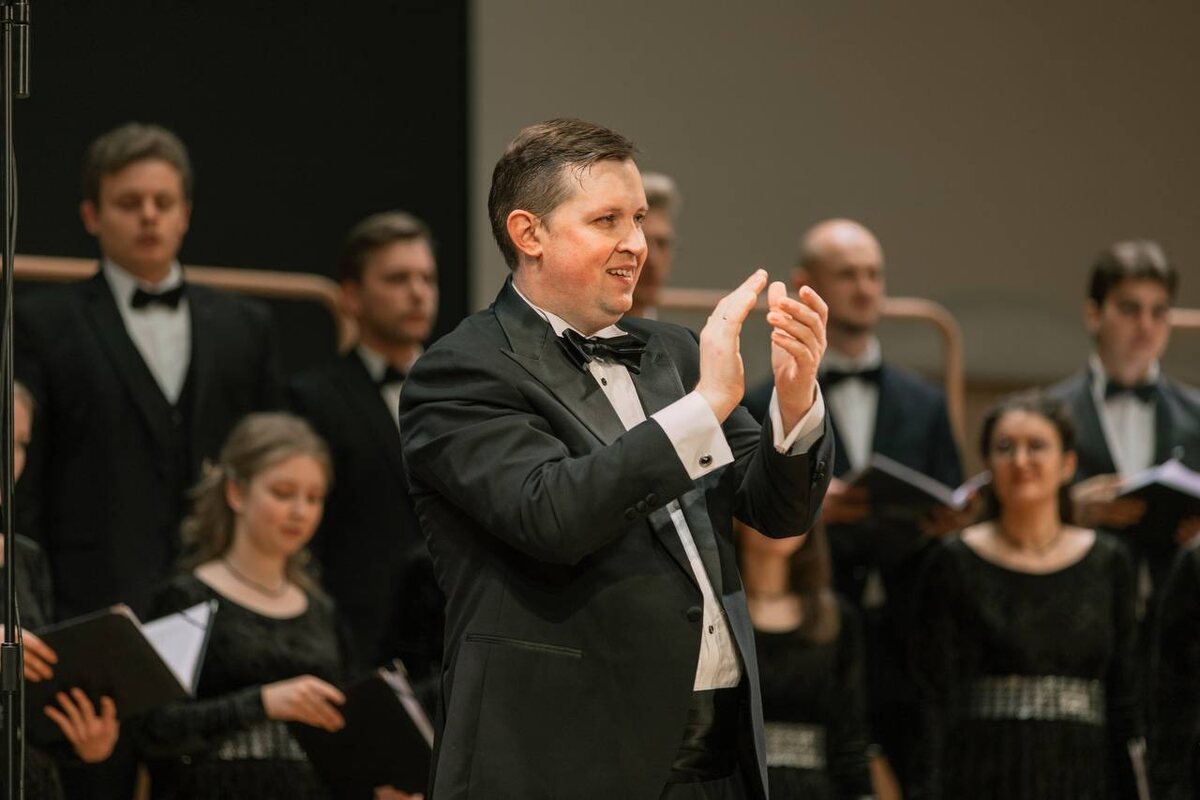 Александр Рыжинский и Гнесинский ансамбль современной хоровой музыки «Altro coro»