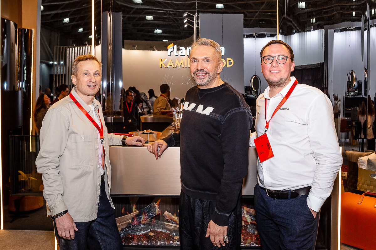 Слева на право: Александр - генеральный директор Фламмен, Майк Шилов - дизайне, Денис - генеральный директор Каминвуд