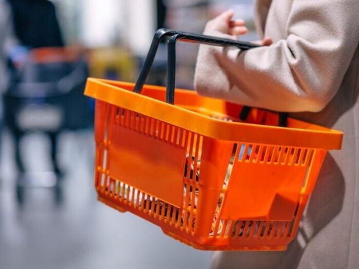 Продуктовая корзина в Новосибирской области подорожала за месяц на процент