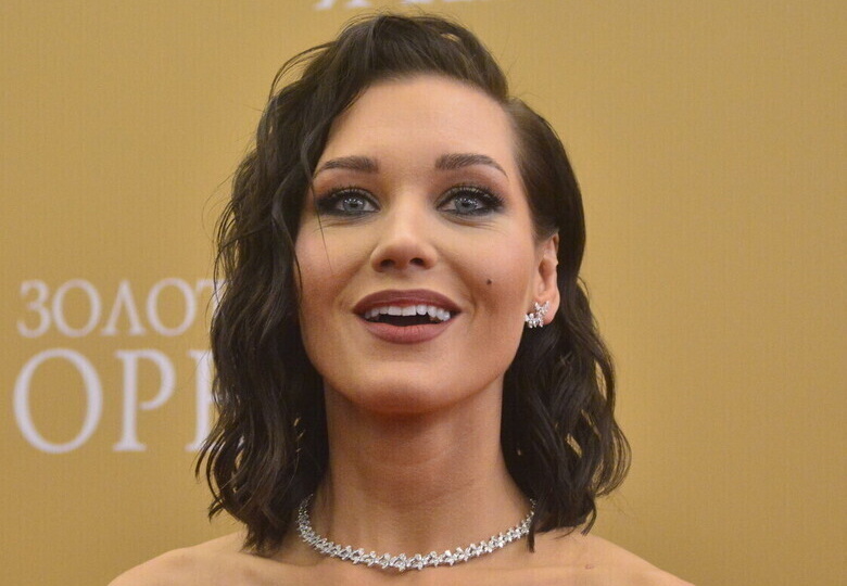 Кристина Асмус отмечает 38-летие: редкие архивные кадры звезды «Интернов»