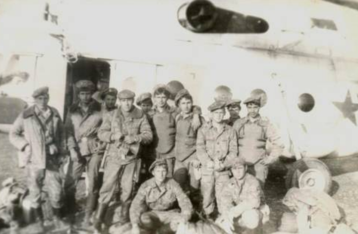 Пограничники ДШМГ КВПО перед вылетом на боевое задание в Афганистан