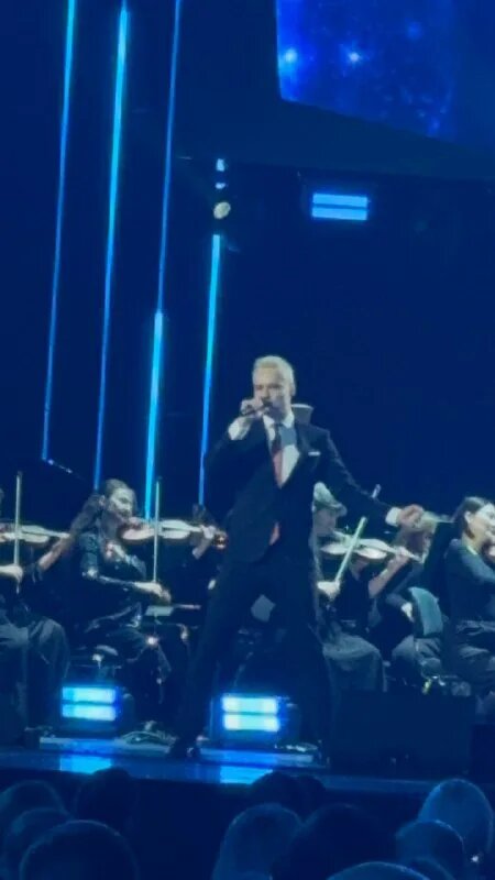 Фото из открытых источников. Шаман с оркестром