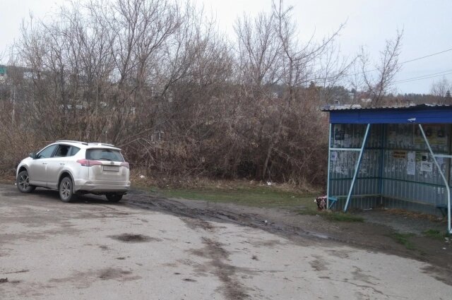    Место, где конечная остановка располагалась ранее, есть павильон и разворотная площадка. Фото: АиФ/ Светлана Чернышова