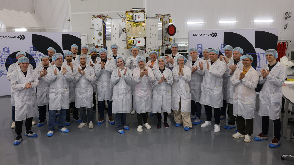 Команда на космодроме Плесецк. Миссия "Рассвет-2". Изображение с официального сайта Бюро 1440 - https://1440.space