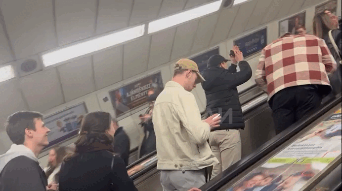    Вот они, молодые избиратели партии "Тиса" со своими кричалками "Русские, убирайтесь домой". Видео: Ruptly