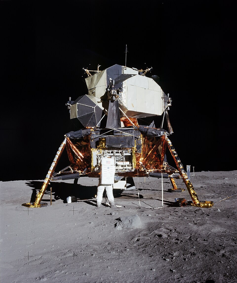 Лунный модуль "Апполон 11"