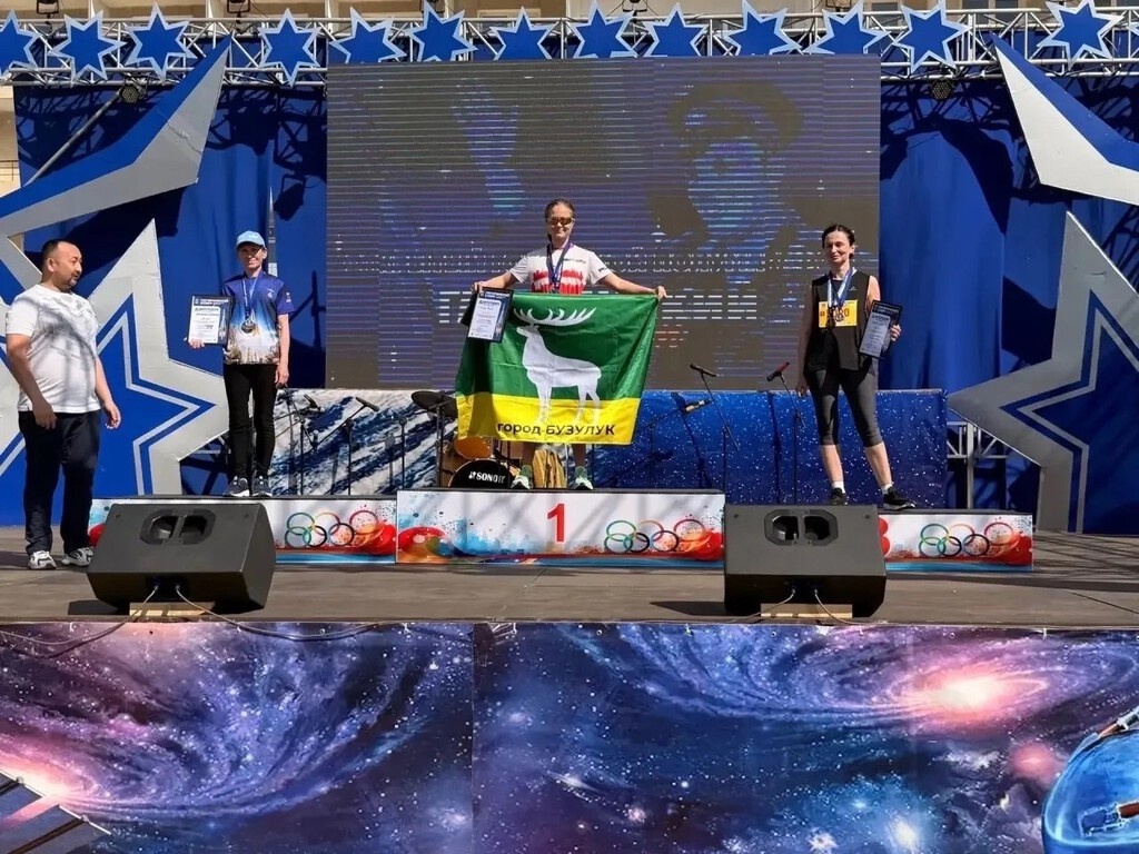    Школьница из Бузулука завоевала золото в полумарафоне на Байконуре