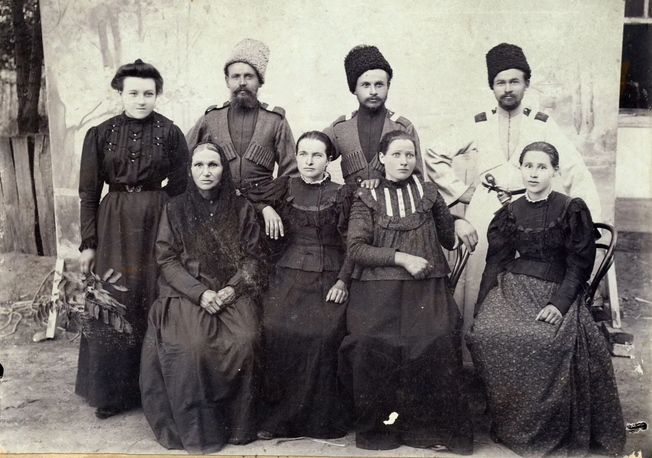 Почему казаки никогда не называли женщин «бабами"