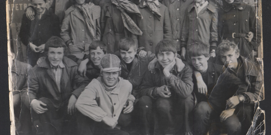 А какой на фото год?