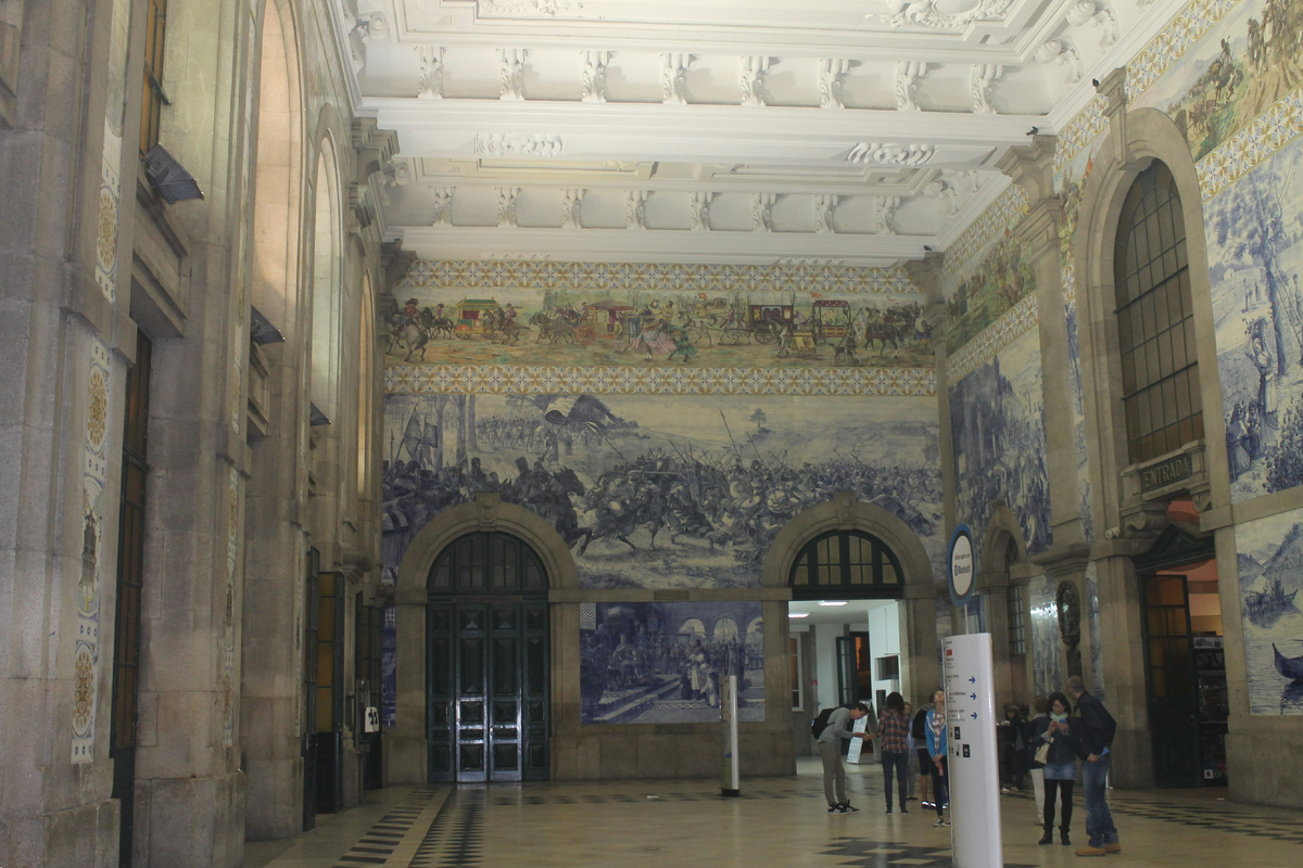 Зал ожидания вокзала Porto-sao Bento