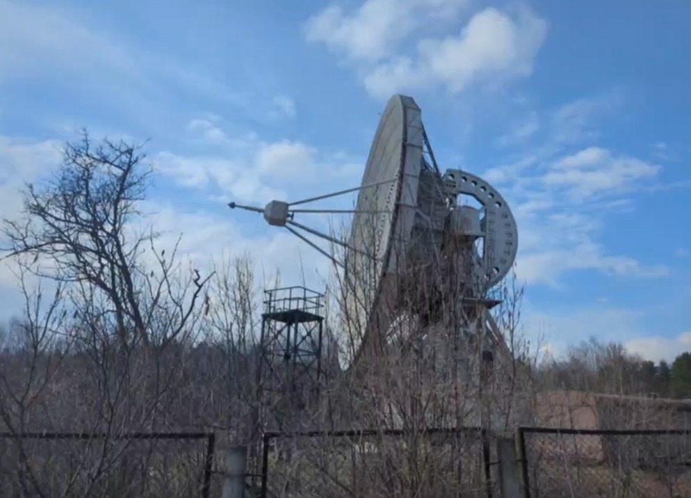 Вид из-за забора. Фото моего сына.