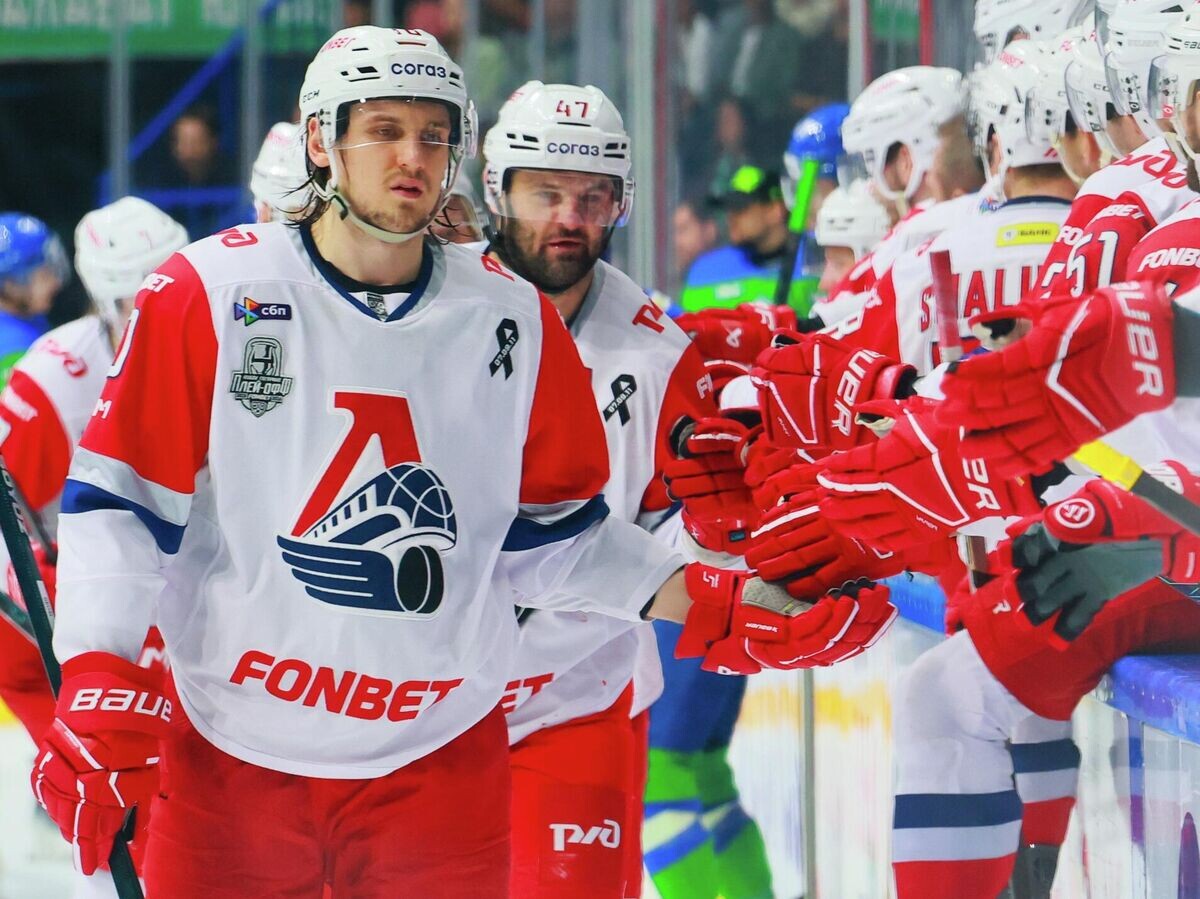    Игроки ХК "Локомотив" радуются победе | © РИА Новости / Дмитрий Мухаметкулов