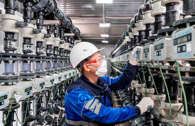 Казахстан - мировой лидер по добыче урана.