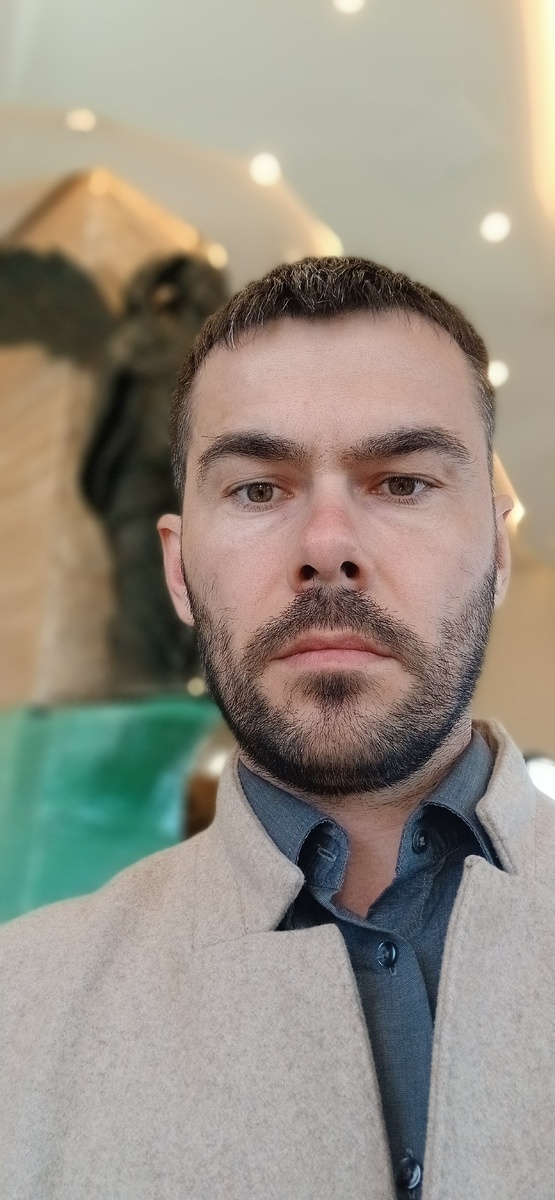 Ловушка «лояльного инженера»: Почему 50 лет стажа стоят меньше одного емейла