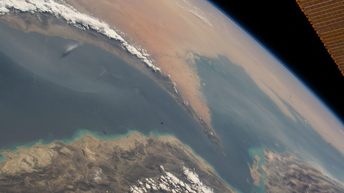     Ормузский пролив. Вид из космоса   
(cc) NASA Johnson