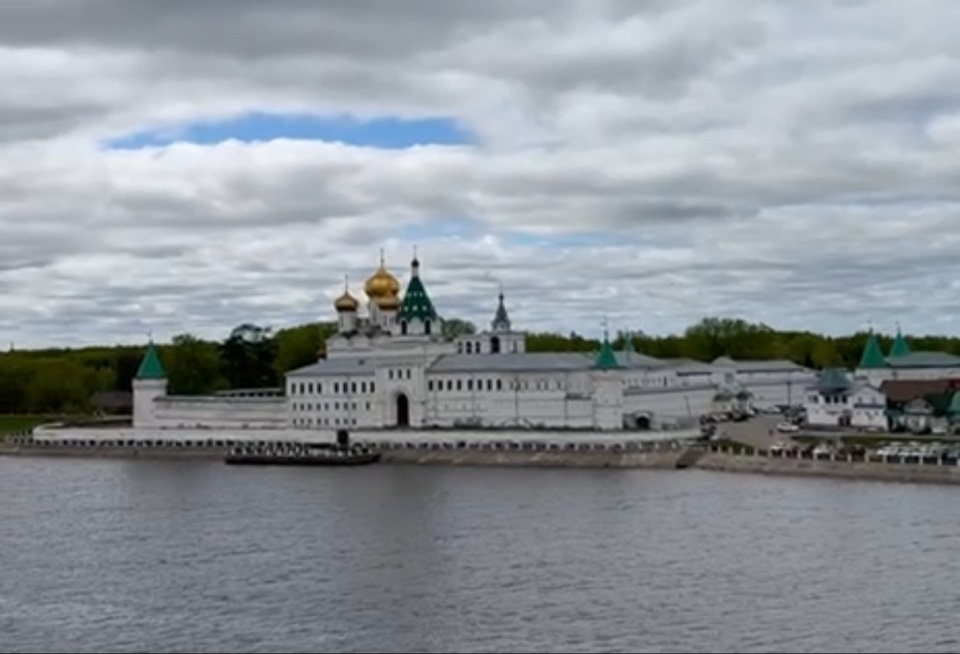 Кострома за один день: древняя столица, вкусная еда и золотые купола