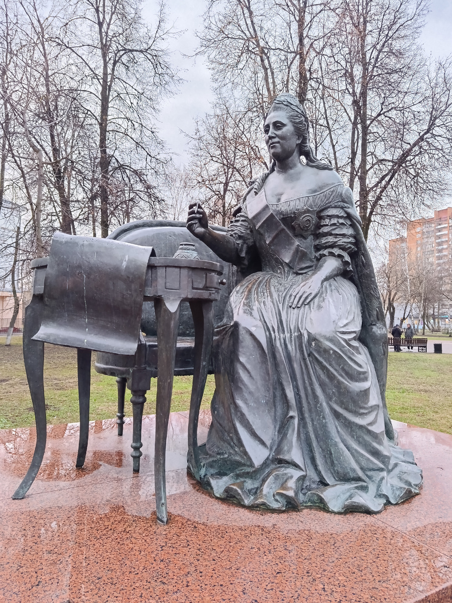 Памятник Екатерине Великой в Подольске (ФОТО АВТОРА)