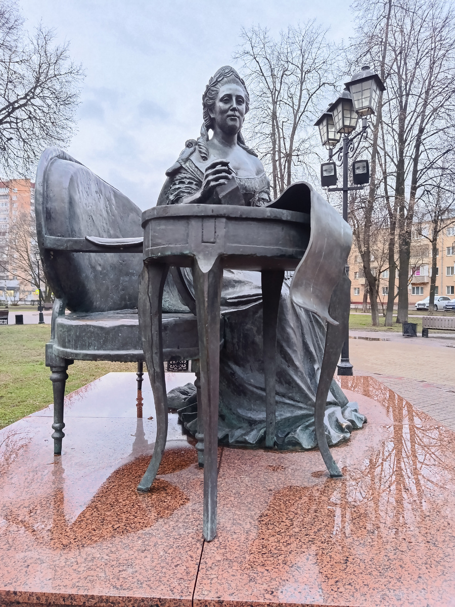 Памятник Екатерине Великой в Подольске (ФОТО АВТОРА)