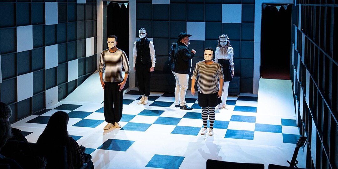 Мольеровский Пурсоньяк на новый лад: о спектакле «Странный господин» в театре «Человек»