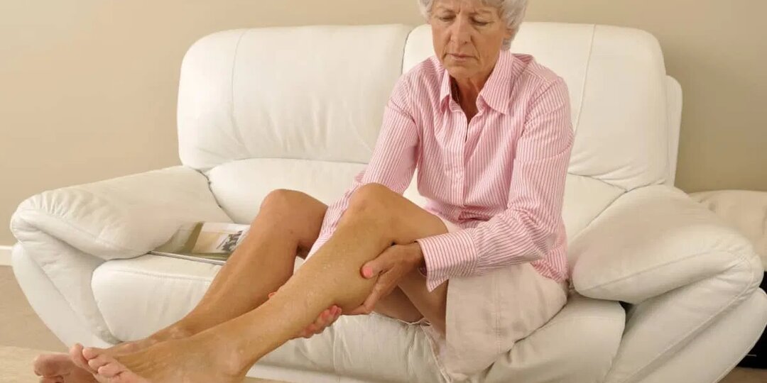 В 95 ноги крепкие как сталь: 6 утренних привычек, которые вернут силу мышцам в старости