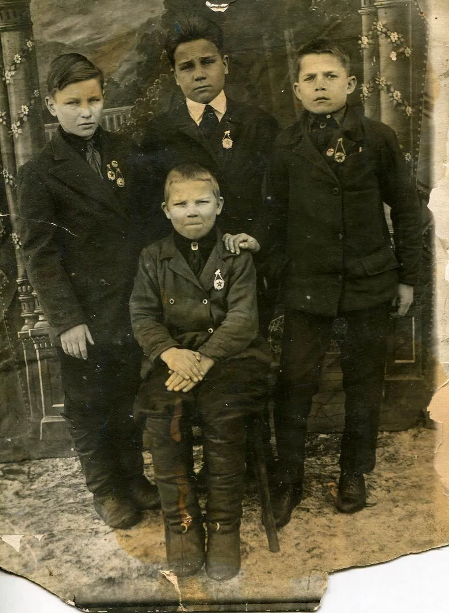 "Снимок произошел... в селе Братск". (Подпись на обратной стороне.) Фото из архива автора.