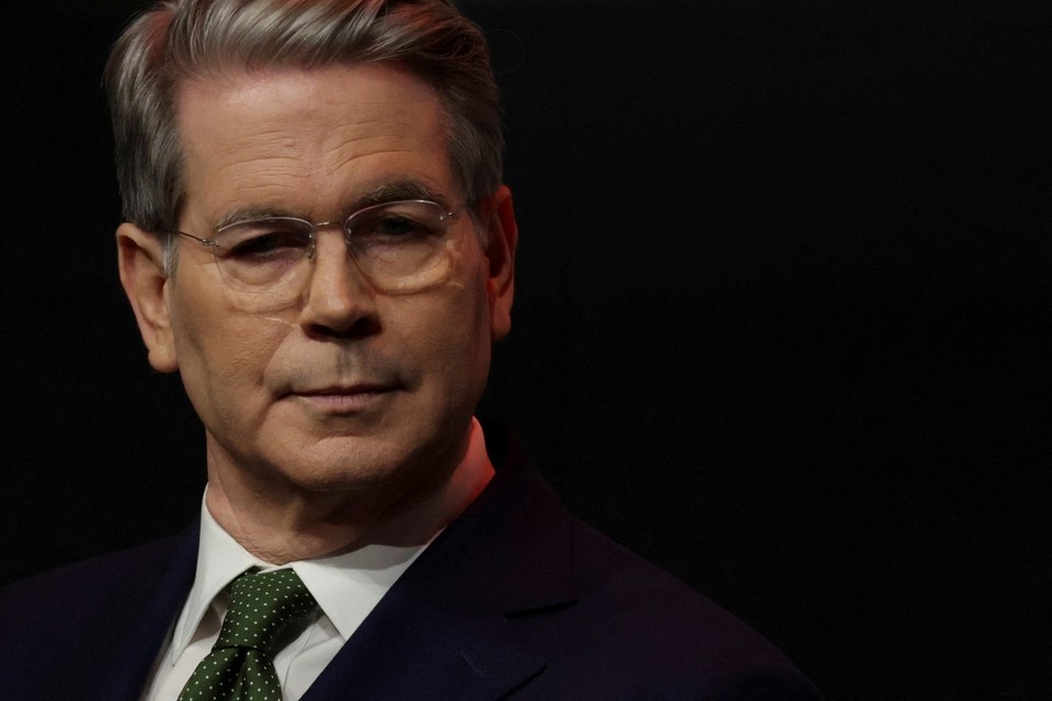    Глава Минфина США Бессент успокоил: ИИ не отберёт работу у людей, они сами справятся. REUTERS