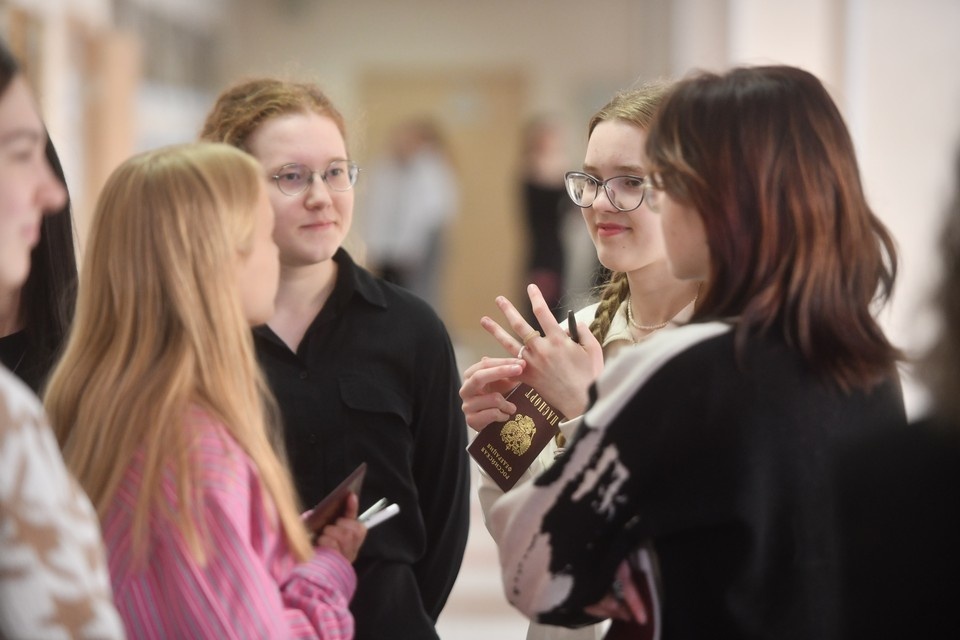    ЕГЭ в России начнутся 1 июня с экзамена по истории Алексей БУЛАТОВ